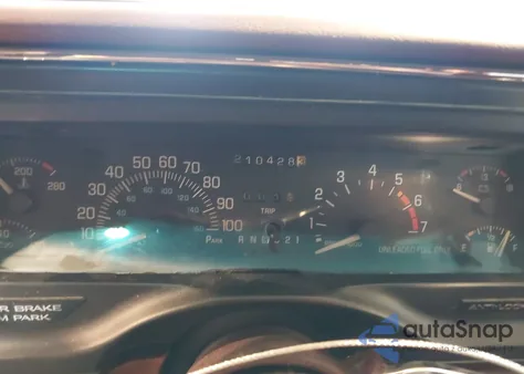 1993 Buick Park Avenue z USA, uszkodzony, nr VIN 1G4CW53L1P1648932